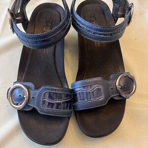 SAS Navy Blue Leather Sandals size 6 M